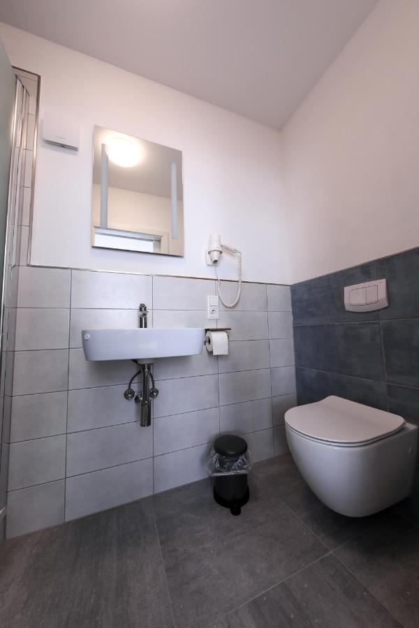 24/7 Selfcheckin Schmiedestrasse Hotel Leer Exterior foto
